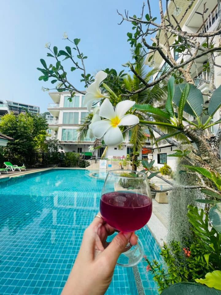 Khách sạn Dipantai Boutique Patong